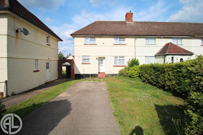 3 Bedroom End Of Terrace House For Sale In Chiltern View, Letchworth Garden City, SG6