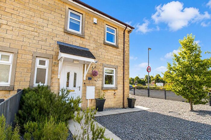 3 Bedroom Town House To Rent In New Lane, Oswaldtwistle, BB5