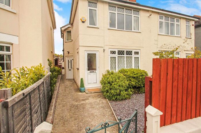 2 Bedroom Flat To Rent In Malvern Road, Bournemouth, BH9