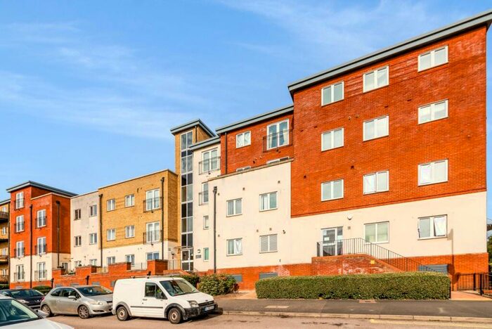 2 Bedroom Apartment To Rent In Langstone Way London, NW7