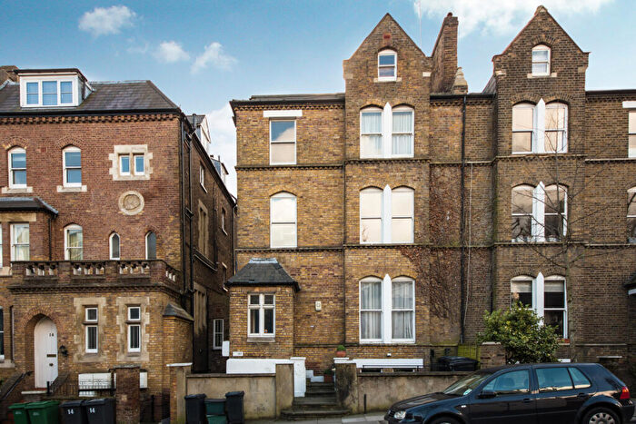 1 Bedroom Apartment To Rent In Lyndhurst Road, London, NW3