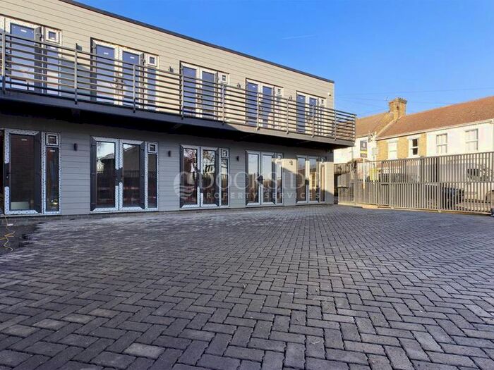 Property To Rent In Grove Road, Strood, Rochester, ME2