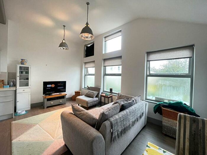 1 Bedroom Apartment To Rent In Goldstone Street, Hove, BN3