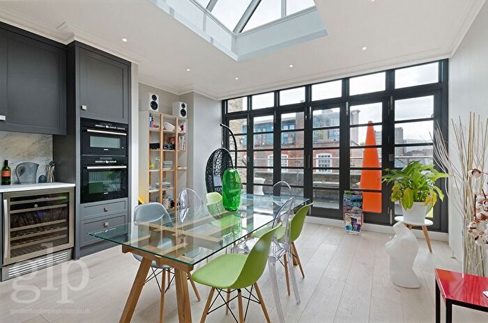 3 Bedroom Town House To Rent In Neal Street, Covent Garden, WC2H