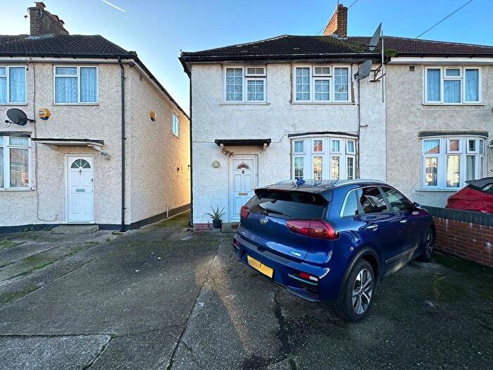 3 Bedroom Semi-Detached House To Rent In Bishops Road, Hayes, Greater London, UB3