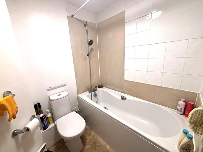 2 Bedroom Apartment To Rent In South Fifth Street, Milton Keynes, MK9