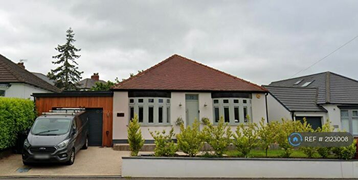 3 Bedroom Bungalow To Rent In Hutcliffe Wood Road, Sheffield, S8