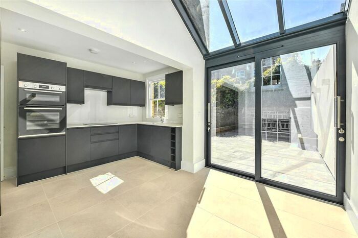 3 Bedroom Terraced House To Rent In St. Marys Walk, London, SE11