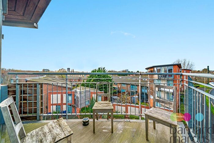 2 Bedroom Flat For Sale In Lanacre Avenue, London, NW9
