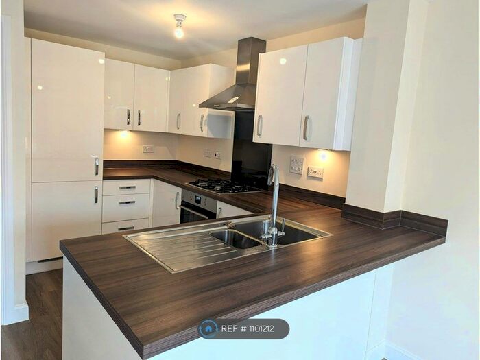 4 Bedroom End Of Terrace House To Rent In Apollo Avenue, Fairfields, Milton Keynes, MK11