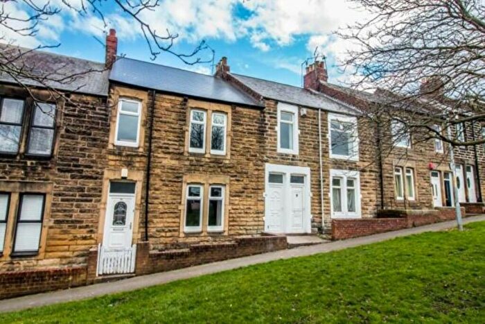 3 Bedroom Flat To Rent In Woodlands Terrace, Felling, Gateshead, NE10