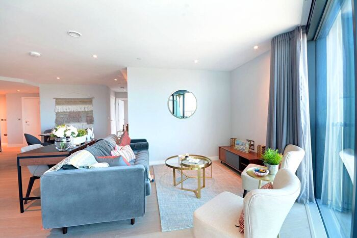 2 Bedroom Flat To Rent In Uncle Elephant Amp; Castle, Elephant And Castle, London, SE11