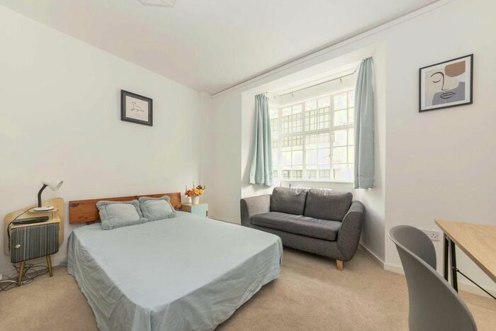 Studio To Rent In Woburn Place, London, WC1H
