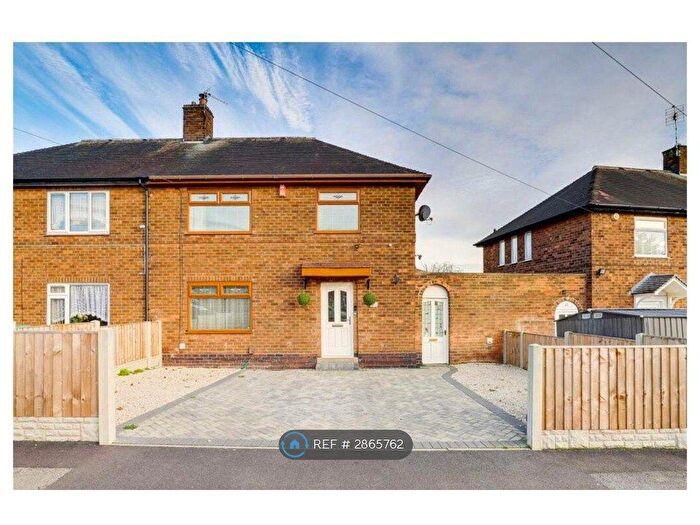 3 Bedroom Semi Detached House To Rent In Brinkhill Crescent, Nottingham, NG11