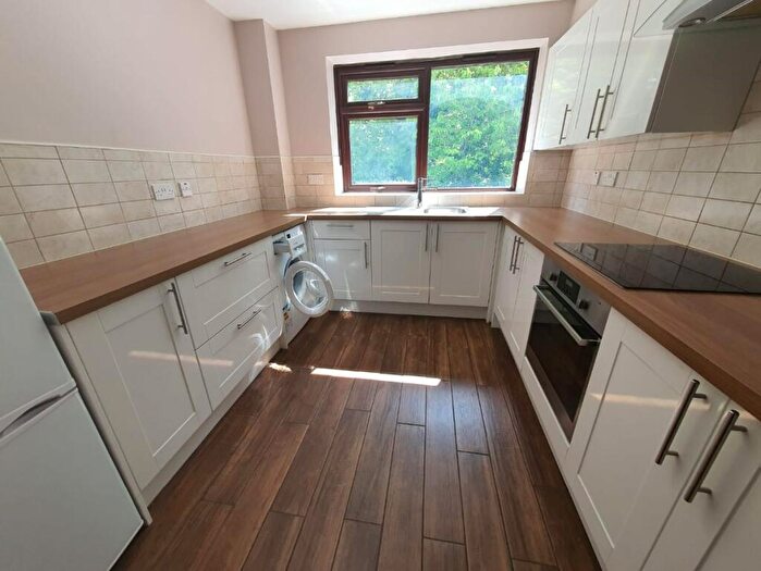 1 Bedroom Flat To Rent In Beech Copse, South Croydon, CR2