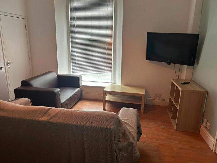 2 Bedroom Flat To Rent In Prospect Street, Flat, Plymouth, PL4