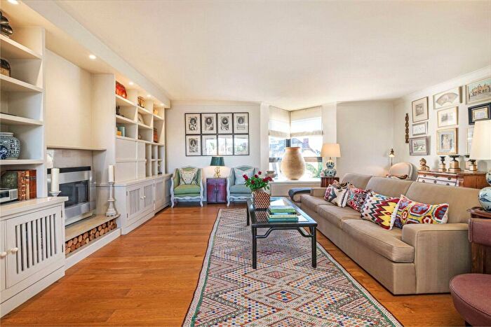 3 Bedroom Apartment For Sale In Waterside Point, Anhalt Road, London, SW11