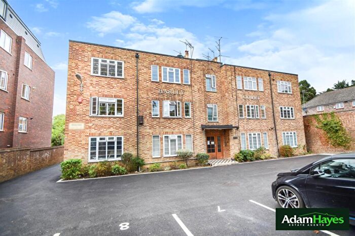 2 Bedroom Apartment To Rent In High Road, Whetstone, N20