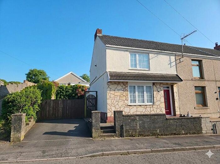 3 Bedroom End Of Terrace House For Sale In Swansea Road, Waunarlwydd, Swansea, City And County Of Swansea., SA5