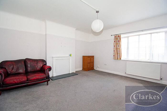 2 Bedroom Flat For Sale In Talbot Court Wimborne Road, Bournemouth, Dorset, BH9