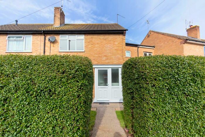 3 Bedroom Property To Rent In Avon Crescent, Alcester, B49