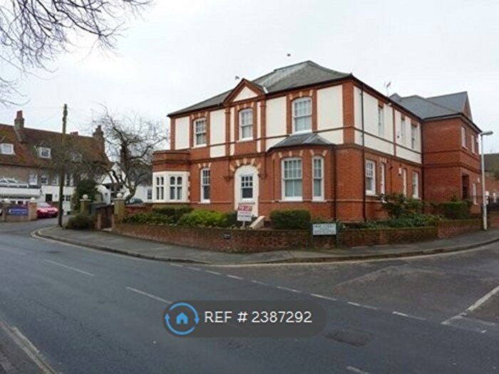 1 Bedroom Flat To Rent In High Street, Great Baddow, Chelmsford, CM2