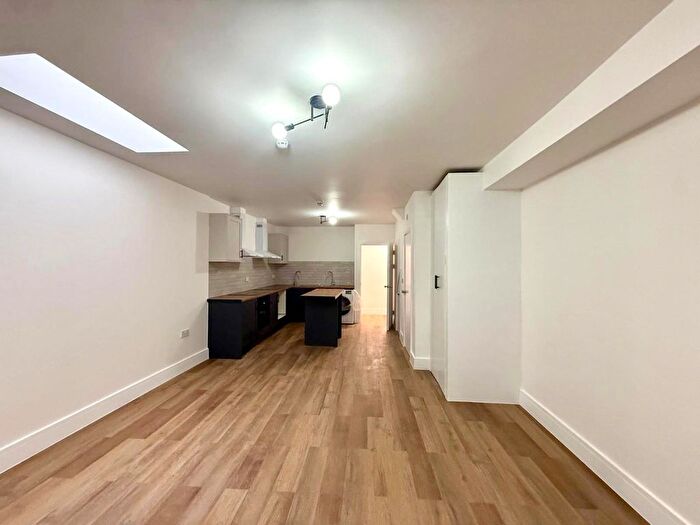 6 Bedroom Terraced House To Rent In Otterfield Road, UB7