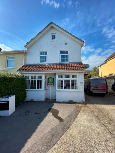 3 Bedroom Property To Rent In Victoria Road, Bournemouth BH1