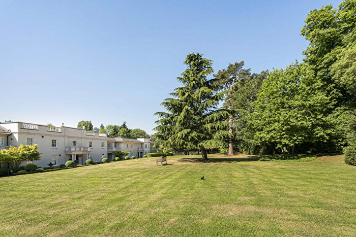 3 Bedroom Flat For Sale In Old Redding, Harrow, HA3