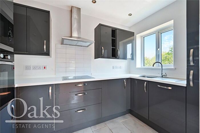 2 Bedroom Flat For Sale In Woodgate Drive, Streatham Vale, SW16