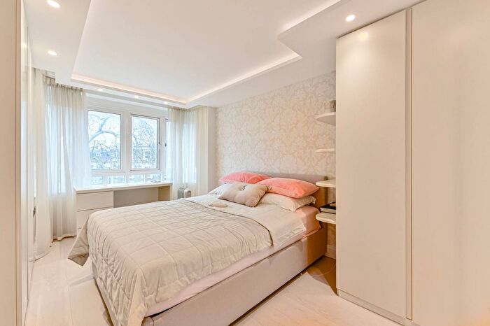 2 Bedroom Flat For Sale In Admiral Walk, Maida Vale, London, W9