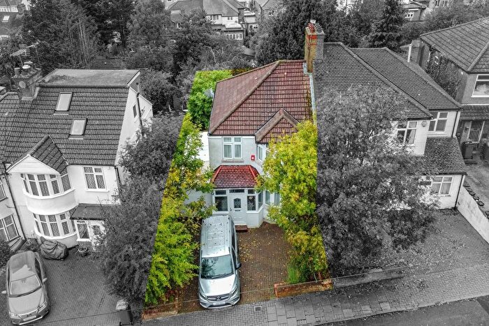 3 Bedroom Semi-Detached House For Sale In Woodcroft Avenue, Stanmore, HA7