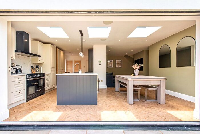 4 Bedroom Bungalow For Sale In Lower Rainham Road, Gillingham, Kent, ME7