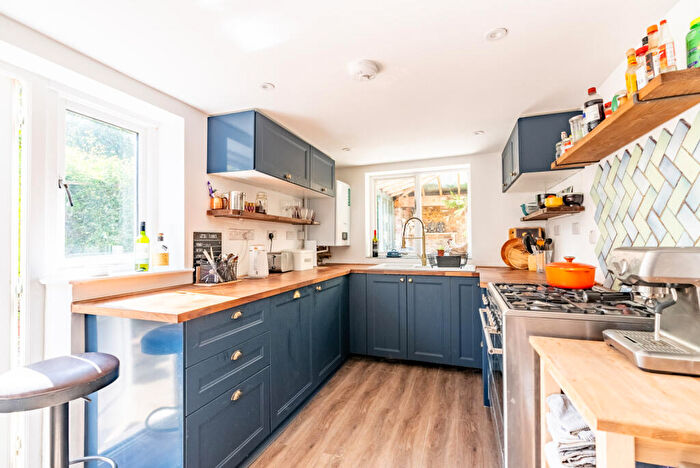 3 Bedroom End Of Terrace House For Sale In High Street, Markyate, St. Albans, Hertfordshire, AL3