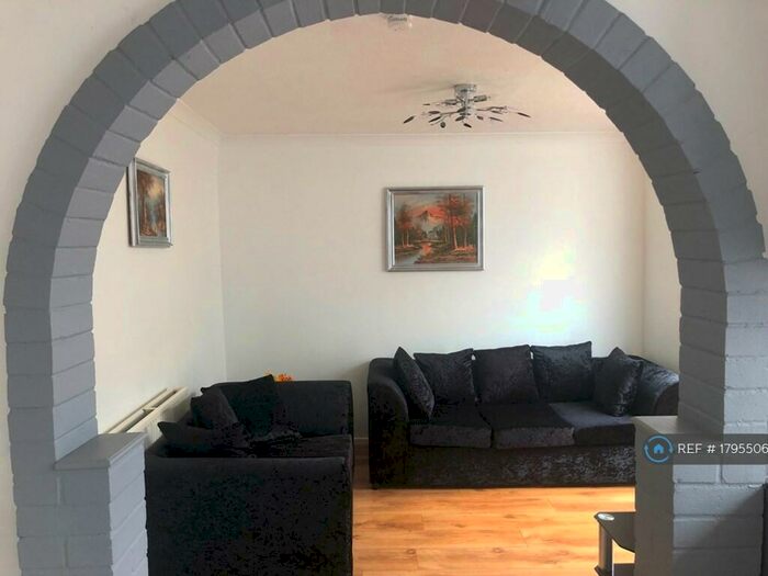 4 Bedroom Terraced House To Rent In Glenwood, Bracknell, RG12