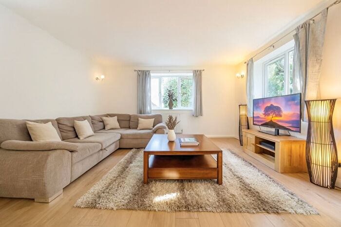 2 Bedroom Flat To Rent In Petworth Road, Witley, Godalming, GU8