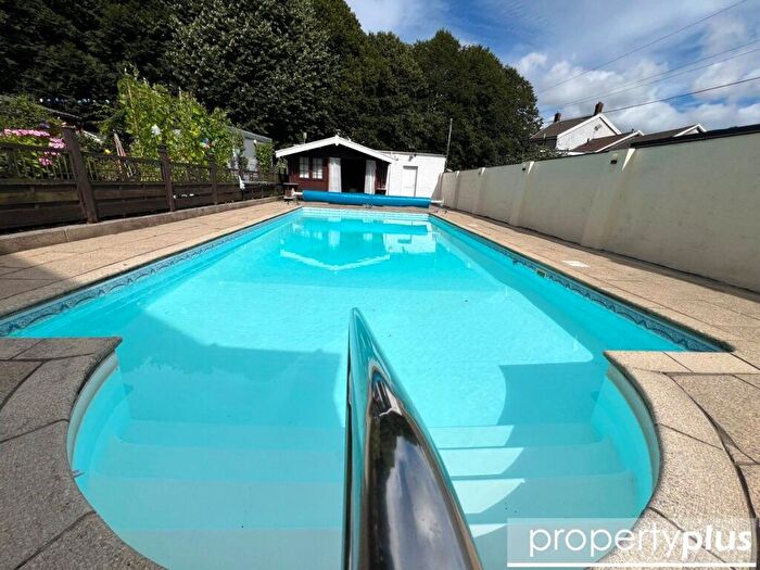 3 Bedroom End Of Terrace House For Sale In St Davids Street, Pentre, Rhondda Cynon Taff, CF41