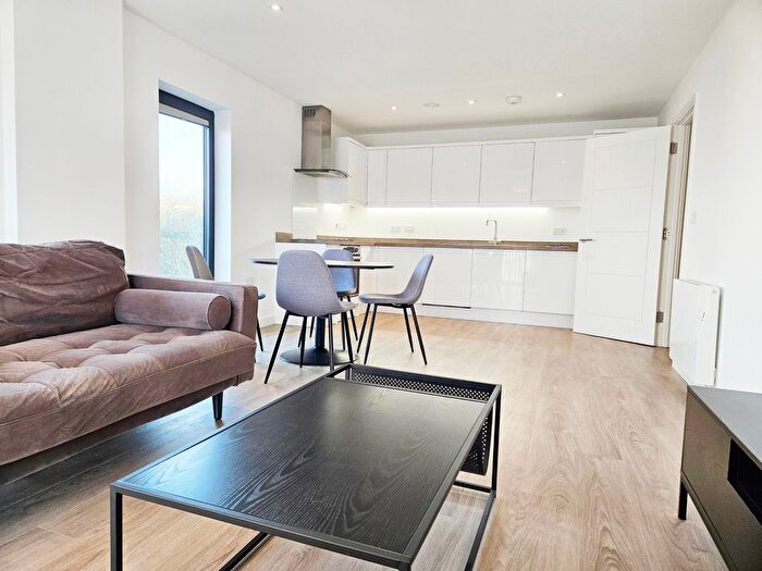 2 Bedroom Flat To Rent In Cantia Place, Ashford, TN23