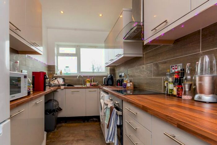 6 Bedroom End Of Terrace House To Rent In Guildford Park Avenue, Guildford, GU2