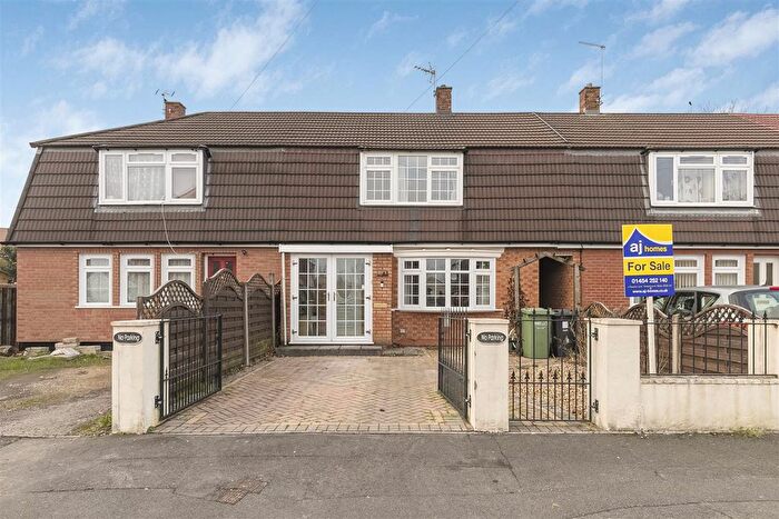 3 Bedroom Terraced House For Sale In Newlands Avenue, Coalpit Heath, BS36