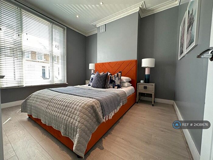 3 Bedroom Flat To Rent In St. Stephens Grove, London, SE13