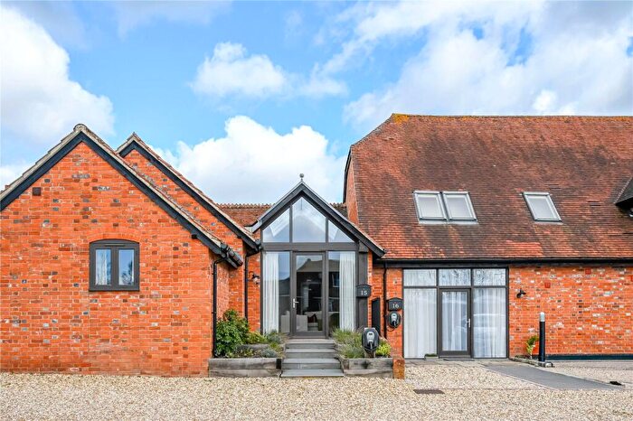 1 Bedroom House For Sale In Harts Hill Barns, Harts Hill, Thatcham, Berkshire, RG18