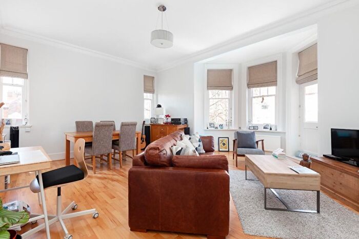 2 Bedroom Flat To Rent In Wedderburn Road, Belsize Park, NW3