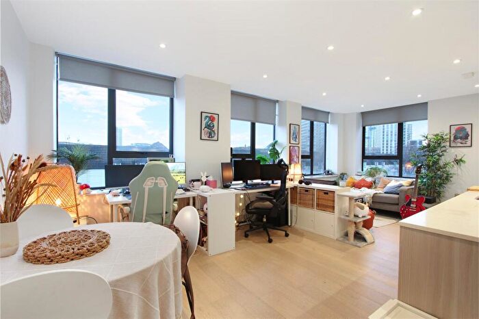 1 Bedroom Flat To Rent In York Road, London, SW11