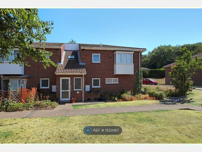 2 Bedroom Flat To Rent In Russell Square, Longfield, DA3