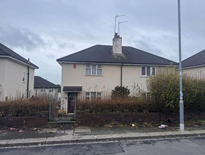 3 Bedroom Semi Detached House For Sale In Collin Close, Plymouth, Devon, PL5