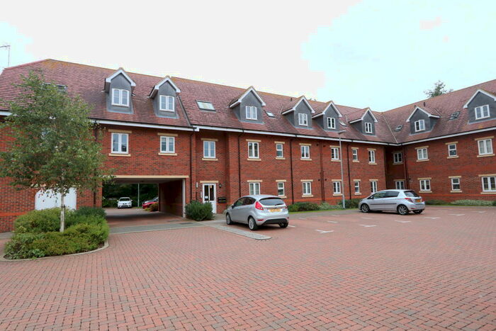 2 Bedroom Apartment To Rent In Green Farm Road, Newport Pagnell, MK16