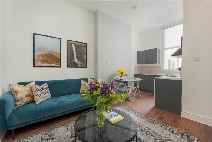 1 Bedroom Flat To Rent In Warwick Road (/), London, SW5