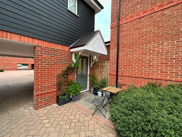 2 Bedroom Detached House To Rent In Bryan Gardens, Binfield, Bracknell, Berkshire, RG42