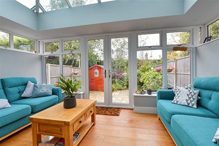 3 Bedroom End Of Terrace House For Sale In Smeeds Close, East Grinstead, West Sussex, RH19